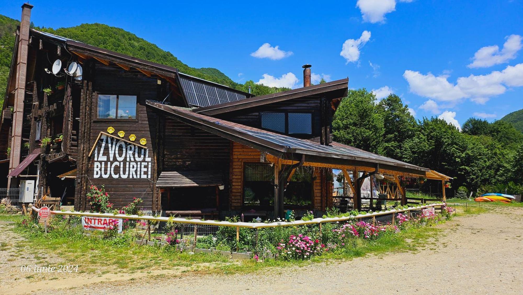 Pensiunea Izvorul Bucuriei Guest house *
